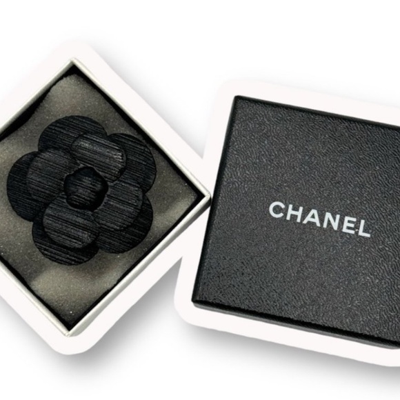 Chanel brooch - Picture 3 of 7
